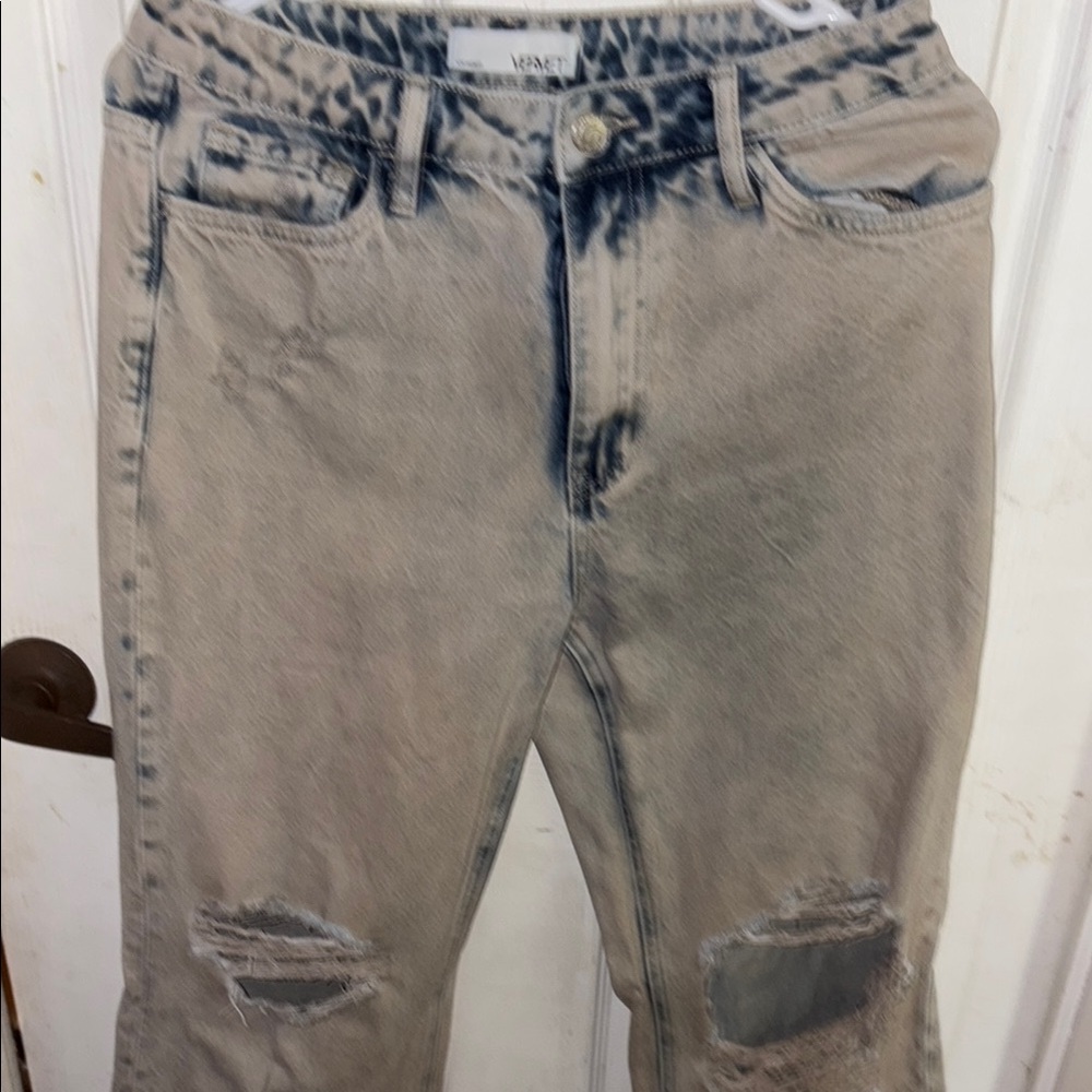 Gray Boyfriend Jeans with Distressed Details